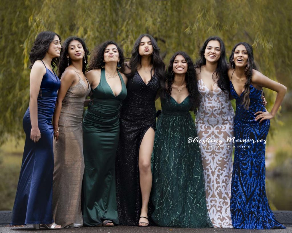 photo session of girls on their prom night