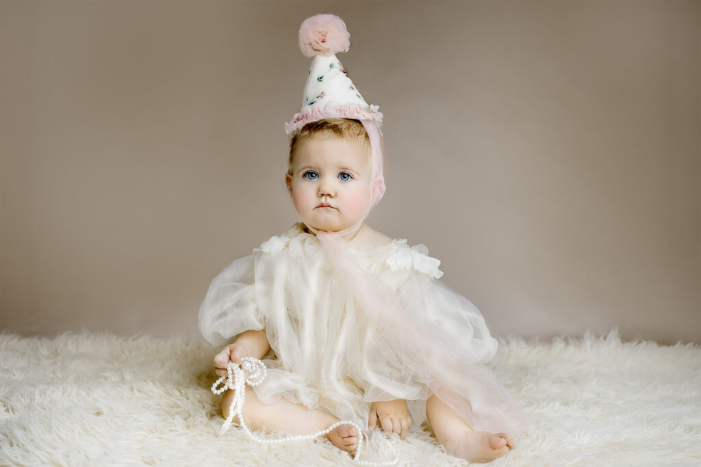 one year old birthday girl photoshoot